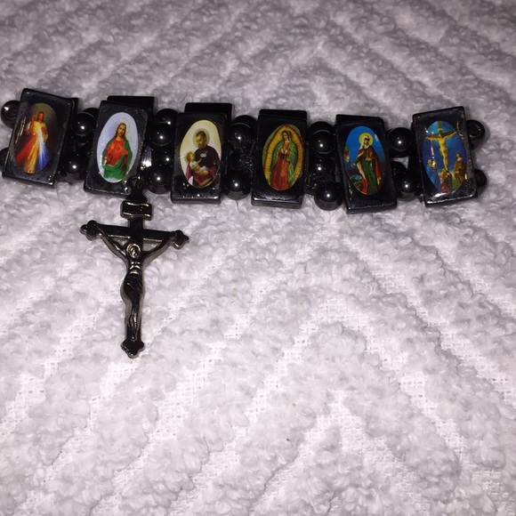 Bracelets - Picture 2 of 6